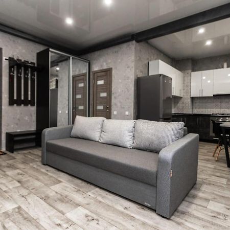 Loft Apartment On Svobody Kamjanske Buitenkant foto
