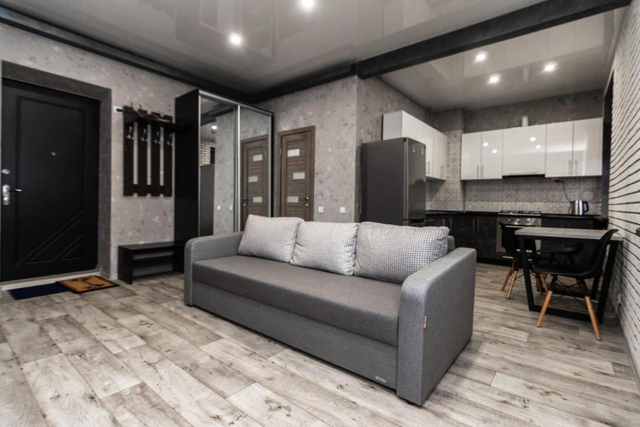 Loft Apartment On Svobody Kamjanske Buitenkant foto
